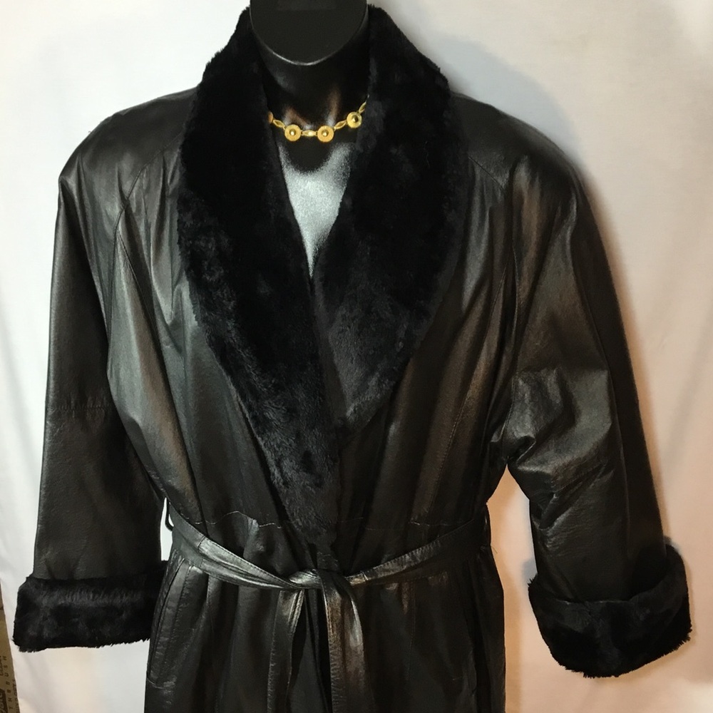 Elegant Black Faux Fur Trimmed Women's Coat